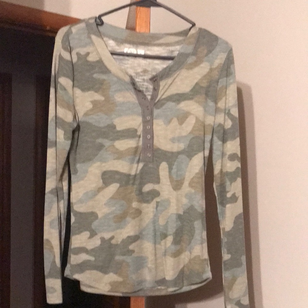 Maurices long sleeve camo